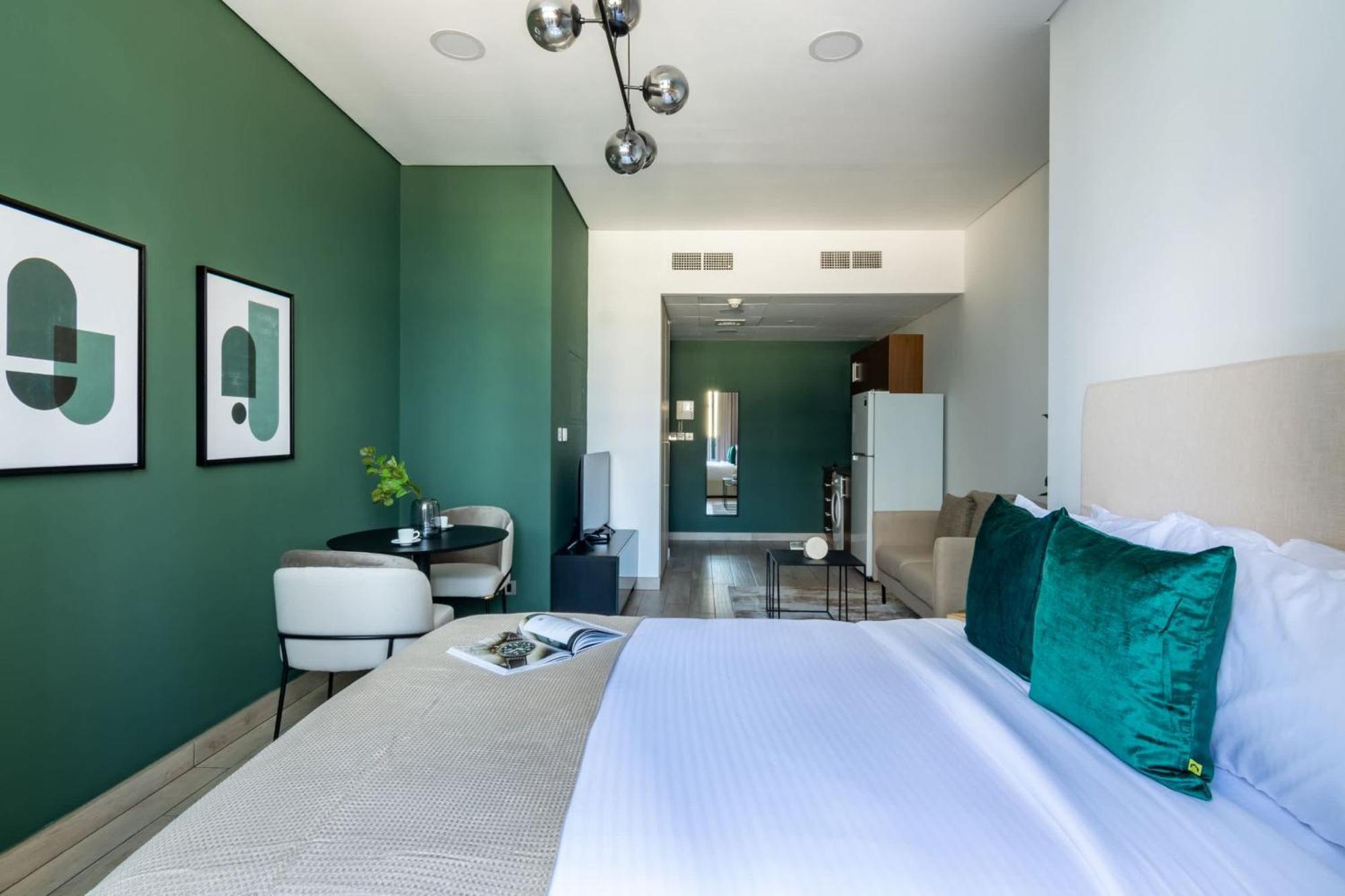 Silkhaus Modern With Balcony In Burj Daman Apartment