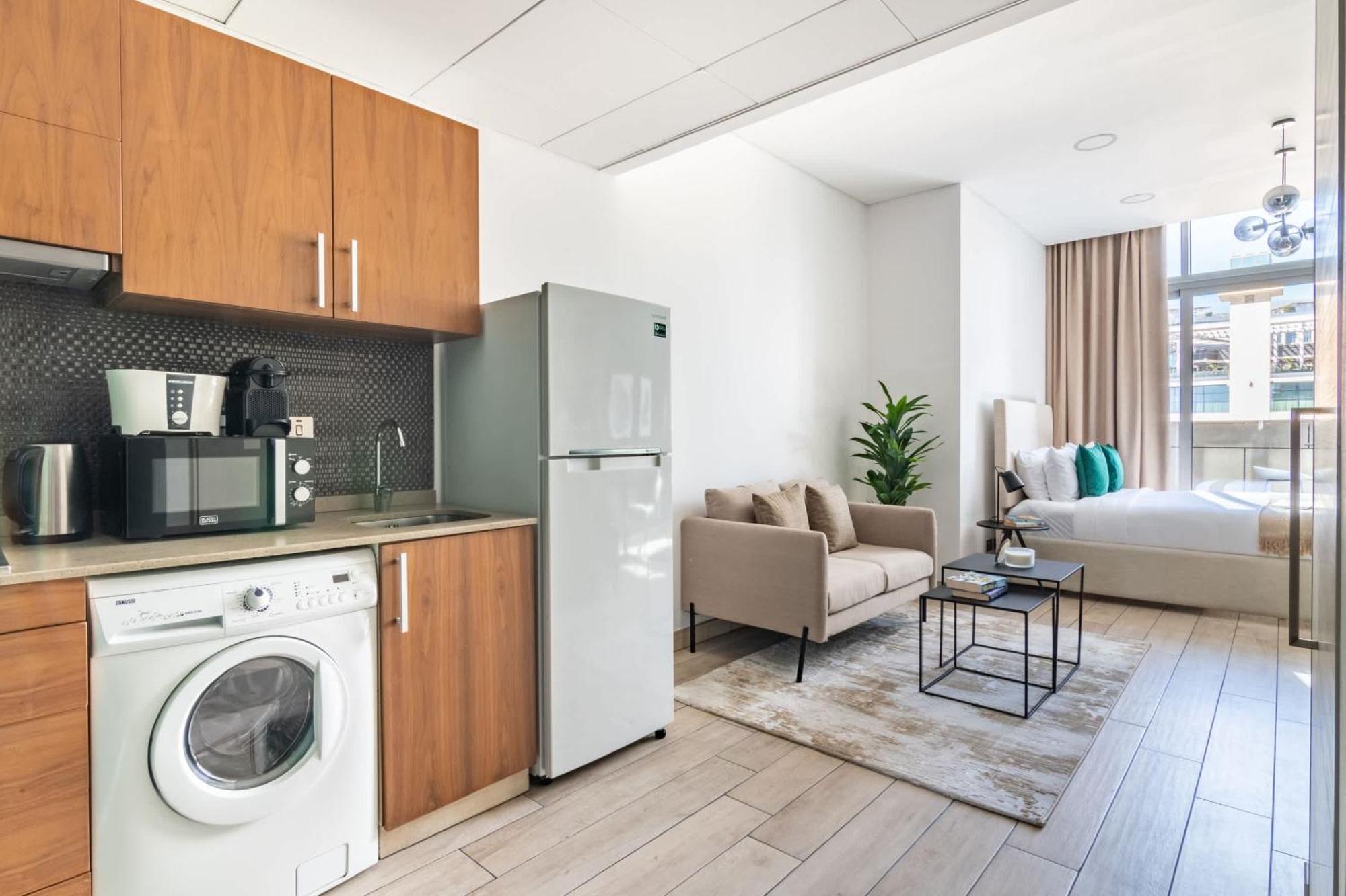 Silkhaus Modern With Balcony In Burj Daman Apartment