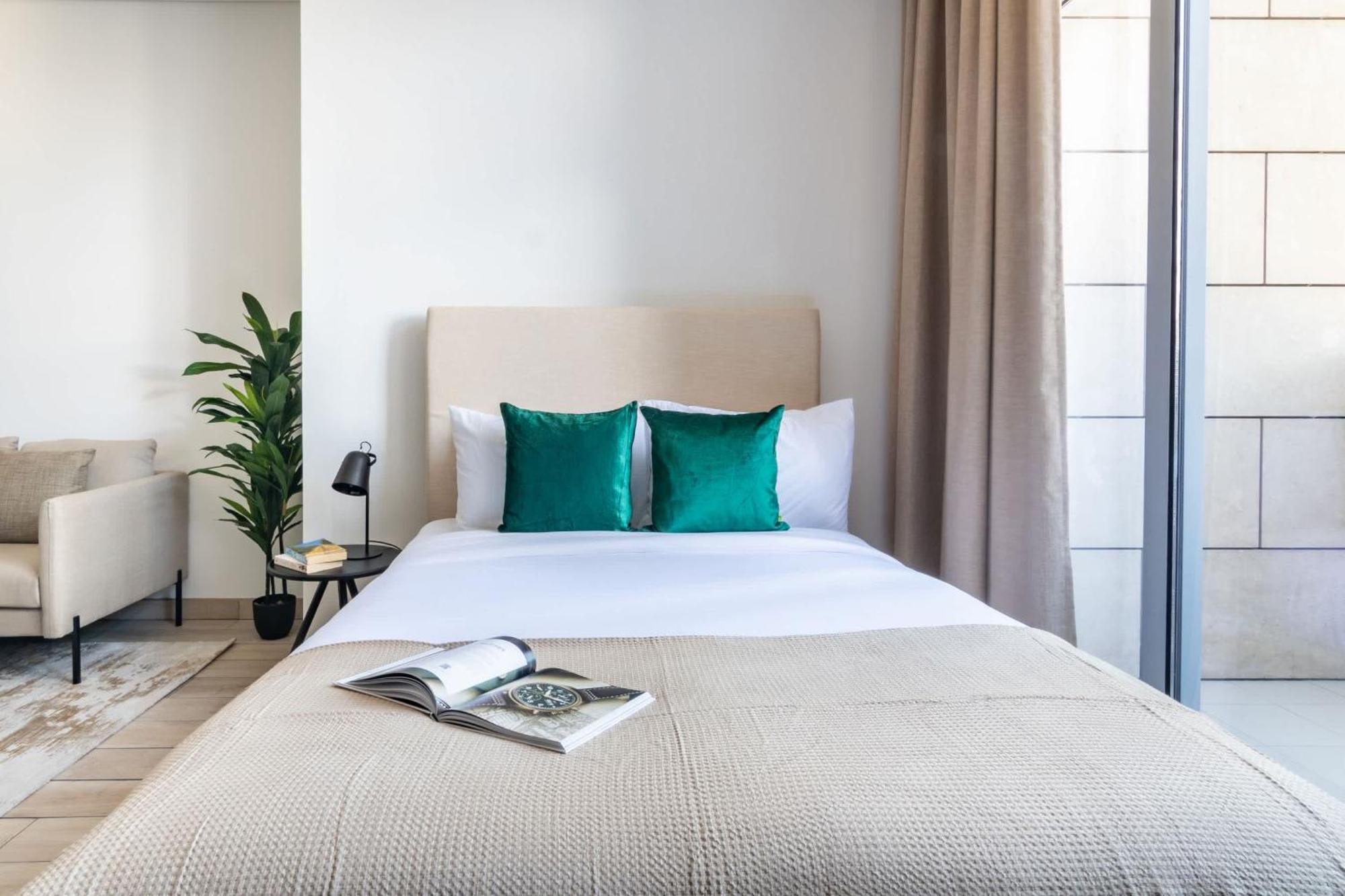 Silkhaus Modern With Balcony In Burj Daman Apartment *